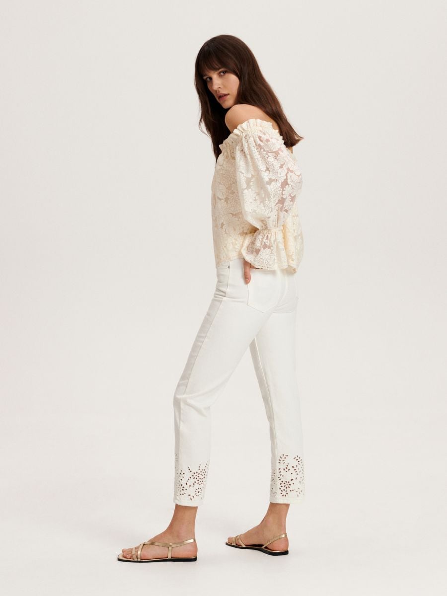Jeans con ricami traforati - bianco - RESERVED - 3