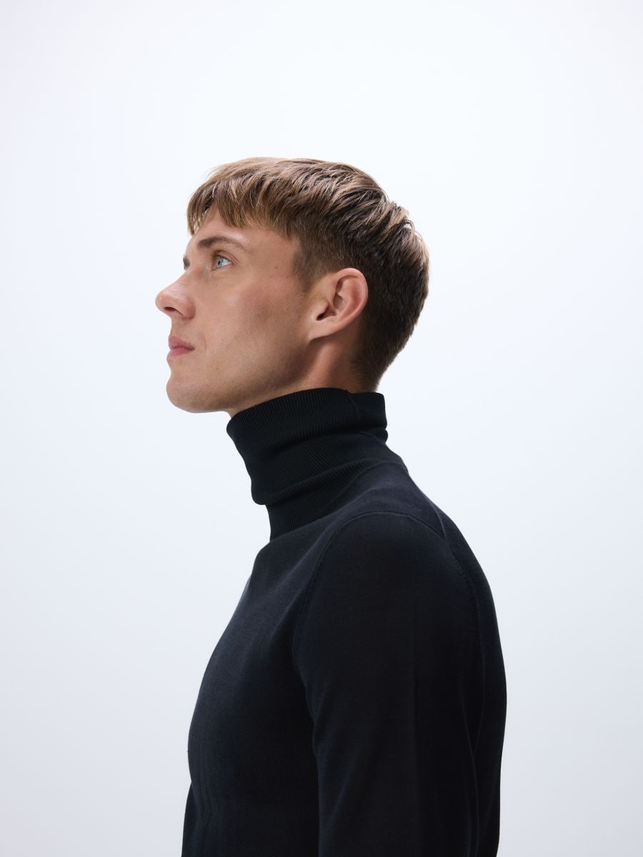 Turtleneck with silk blend - black - RESERVED