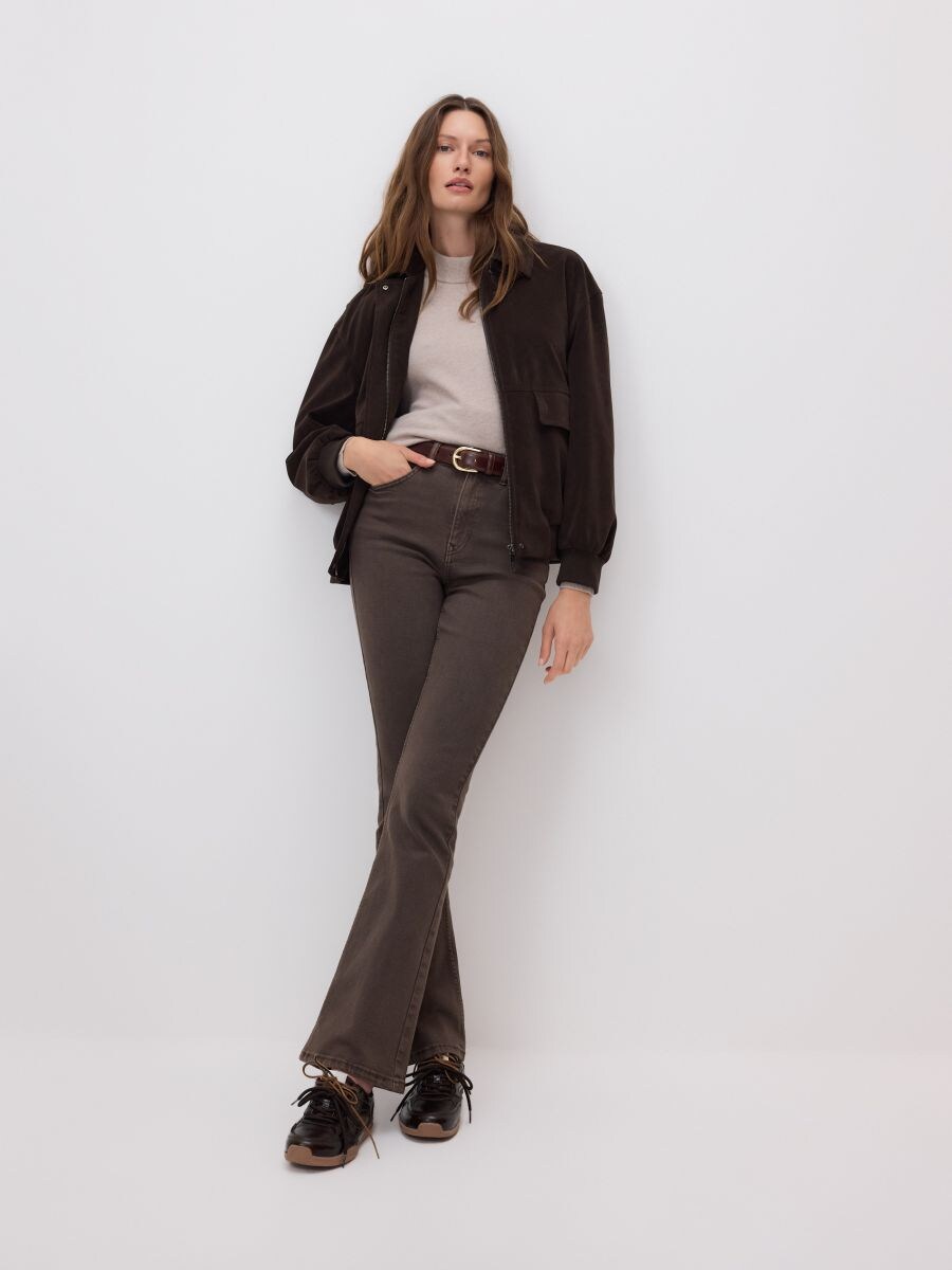 Bootcut-jeans med svaj - brun - RESERVED