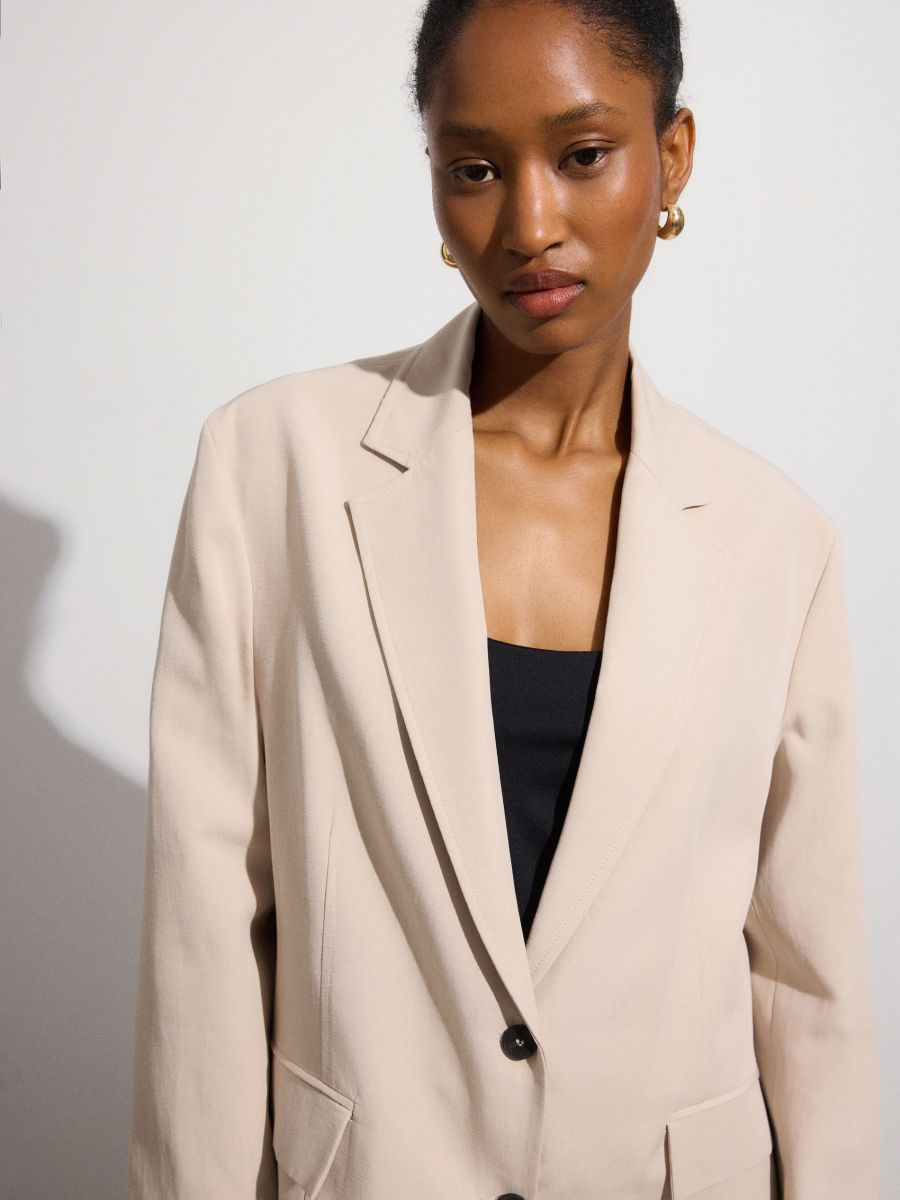Oversized viscose rich blazer with cotton blend