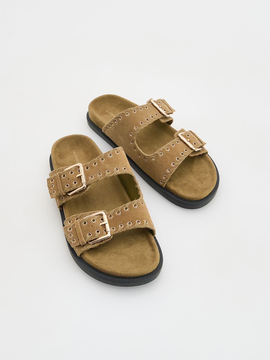 Mules en daim avec boucles - Beige - RESERVED - 2