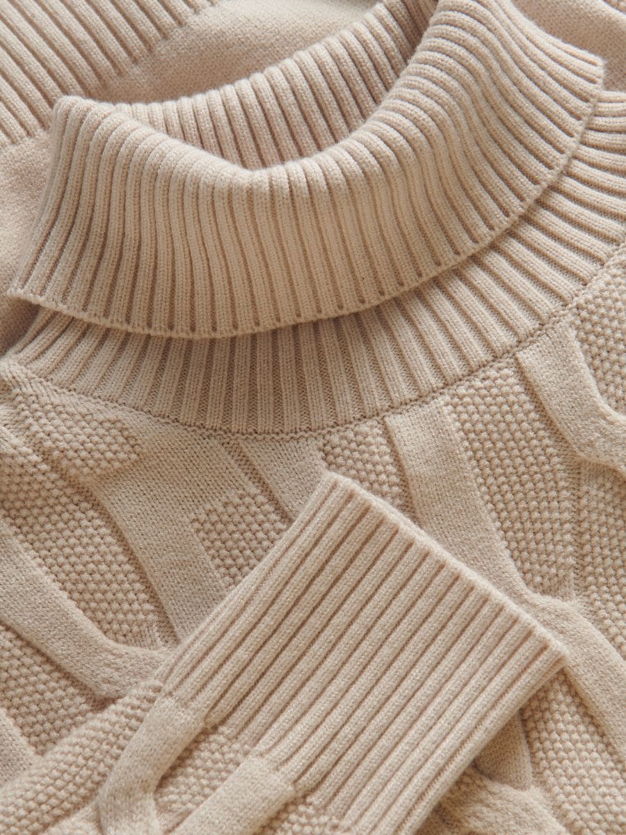 Rollkragenpullover mit Zopfmuster - weizen - RESERVED - 6