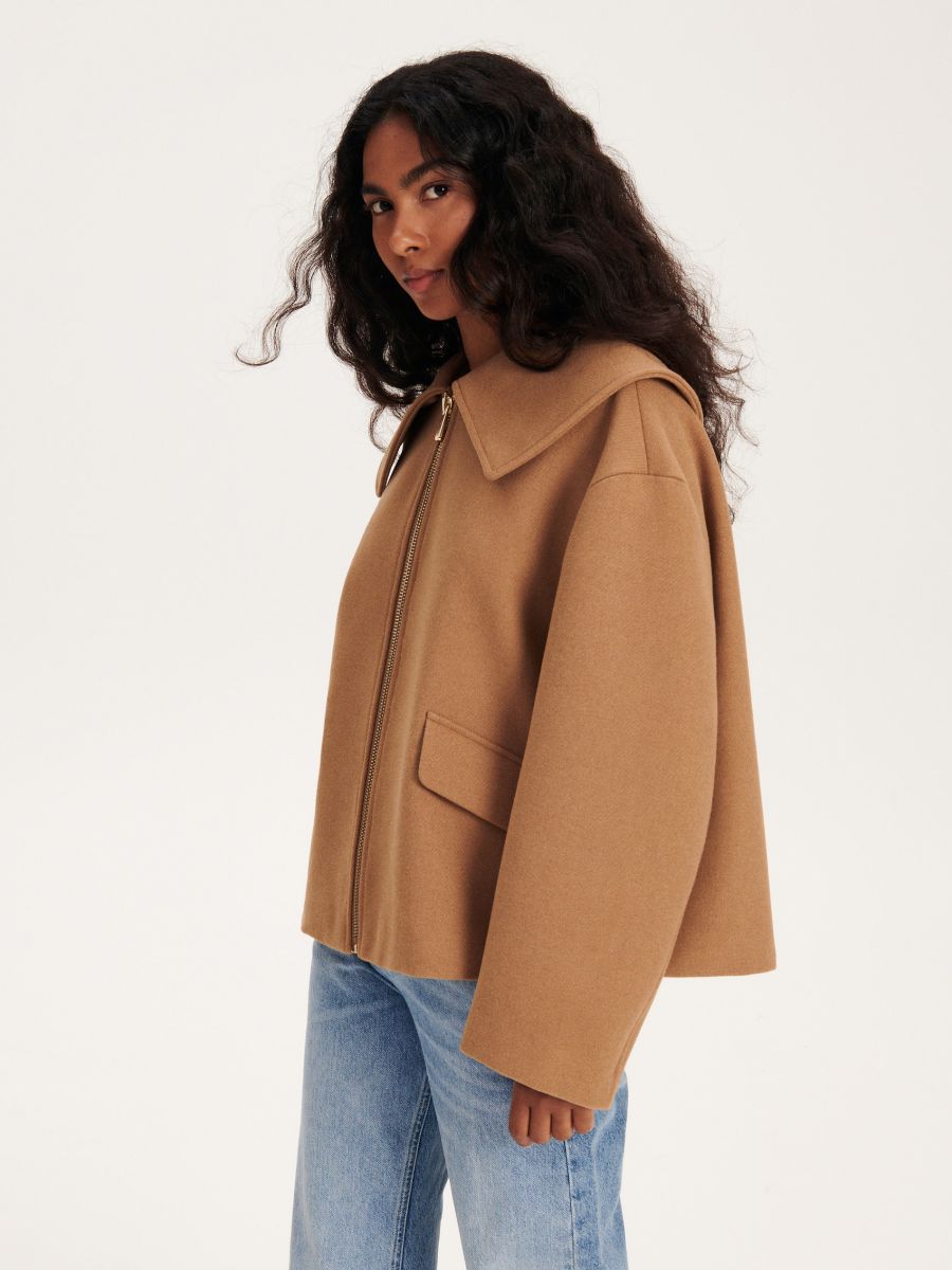 Jacket with a wide collar - beige - RESERVED - 3
