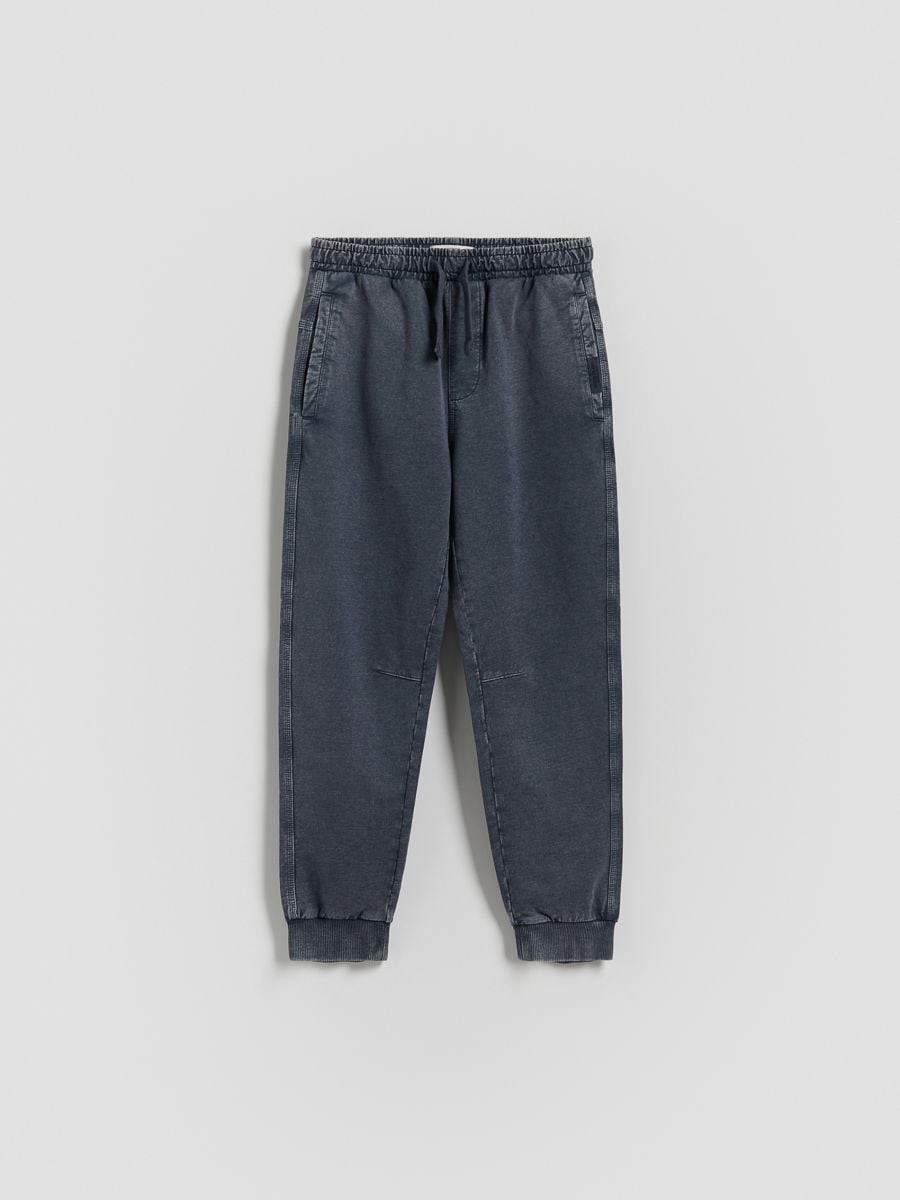 Pantaloni jogger din bumbac - bleumarin - RESERVED