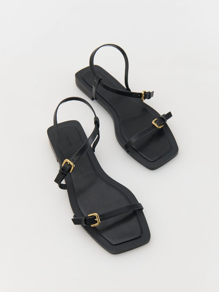 Sandalen mit hohem Lederanteil mit Riemchen - schwarz - RESERVED
