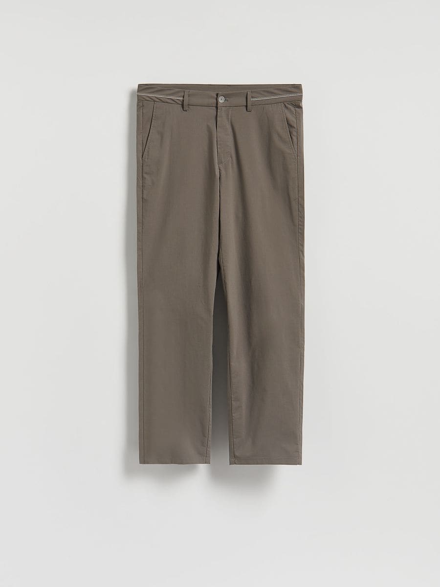 Schlichte Chinohose im Slim-Fit - staubgrün - RESERVED