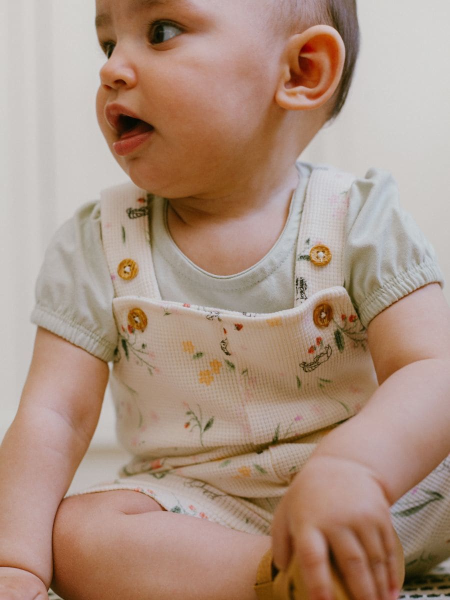 Winnie the Pooh cotton set - cream - RESERVED