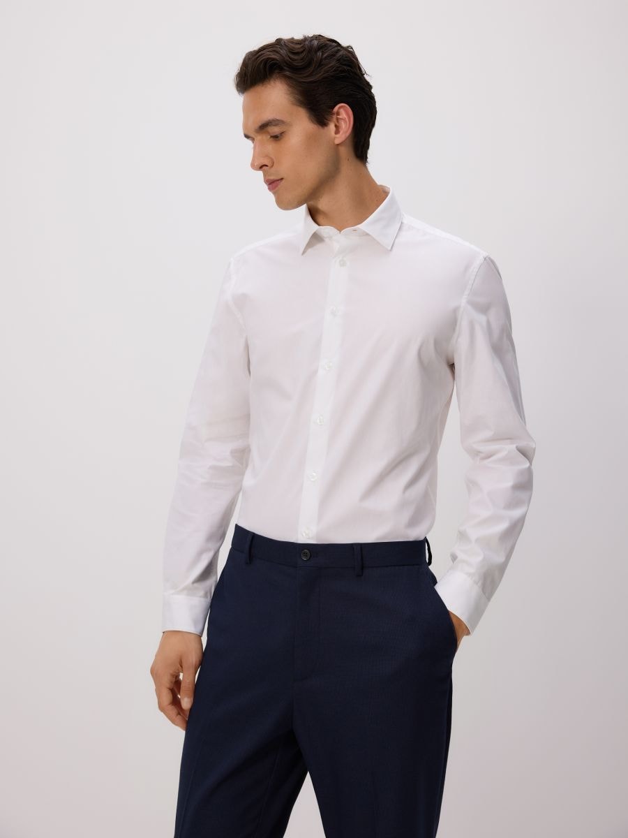 Hemd im Slim-Fit aus ägyptischer Baumwolle - weiß - RESERVED