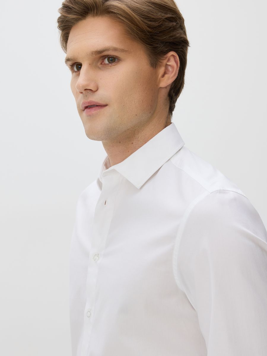 Baumwoll-Hemd im Slim-Fit - weiß - RESERVED
