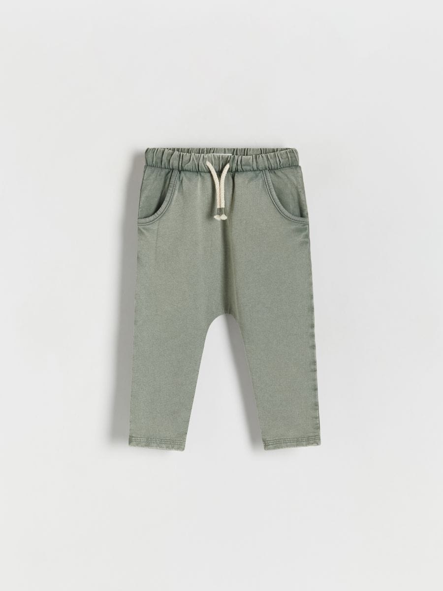 Pantaloni della tuta con effetto slavato - verde oliva chiaro - RESERVED