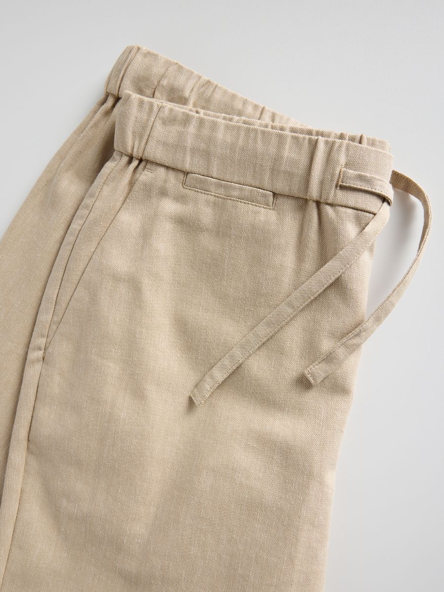 Regular shorts with linen blend - beige - RESERVED - 7
