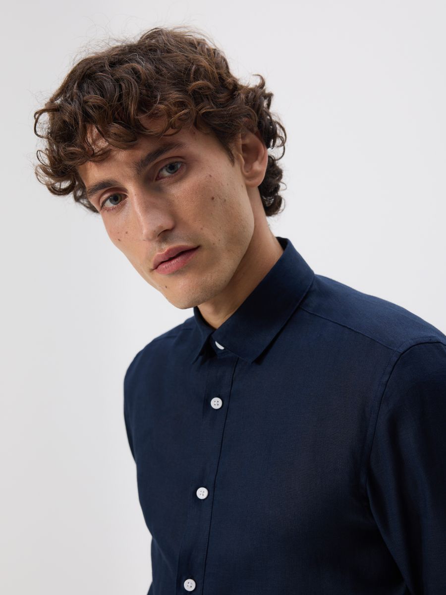 Lniana koszula regular fit - granatowy - RESERVED