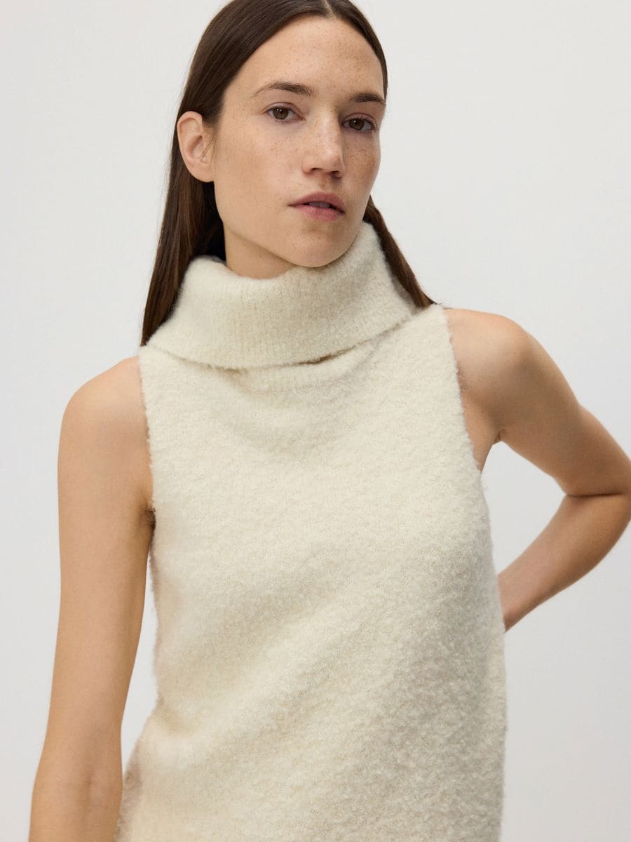 Pull sans manches en mailles à col roulé - nude - RESERVED - 3