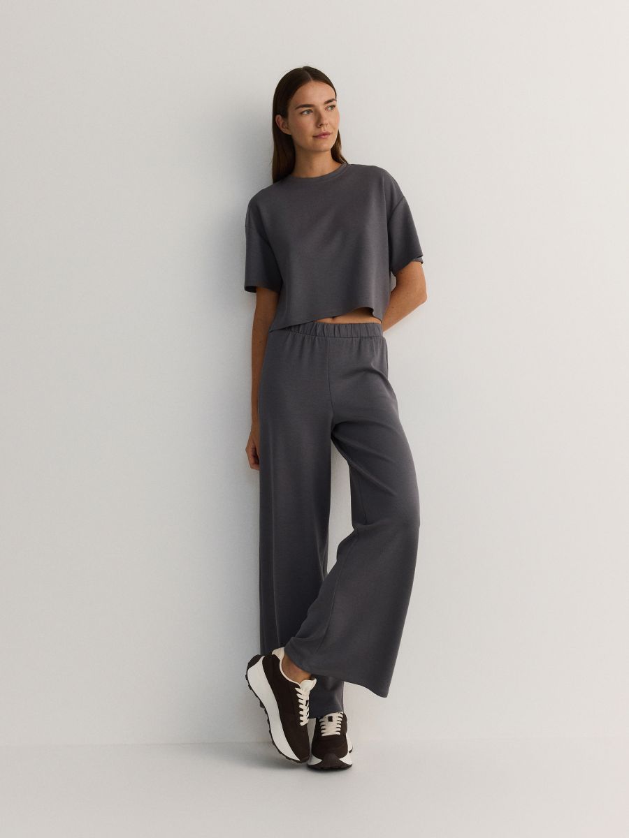 Wide leg trousers