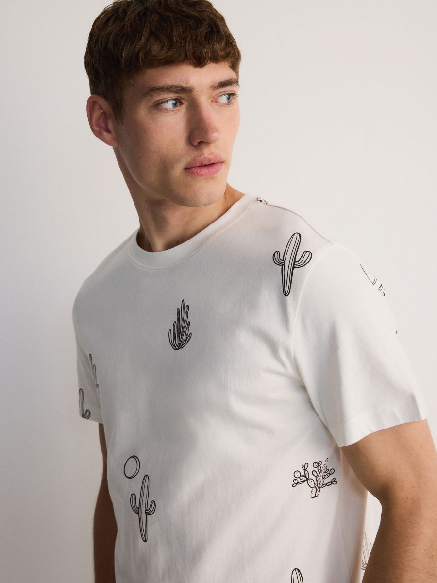 Regular fit T-shirt - cream - RESERVED