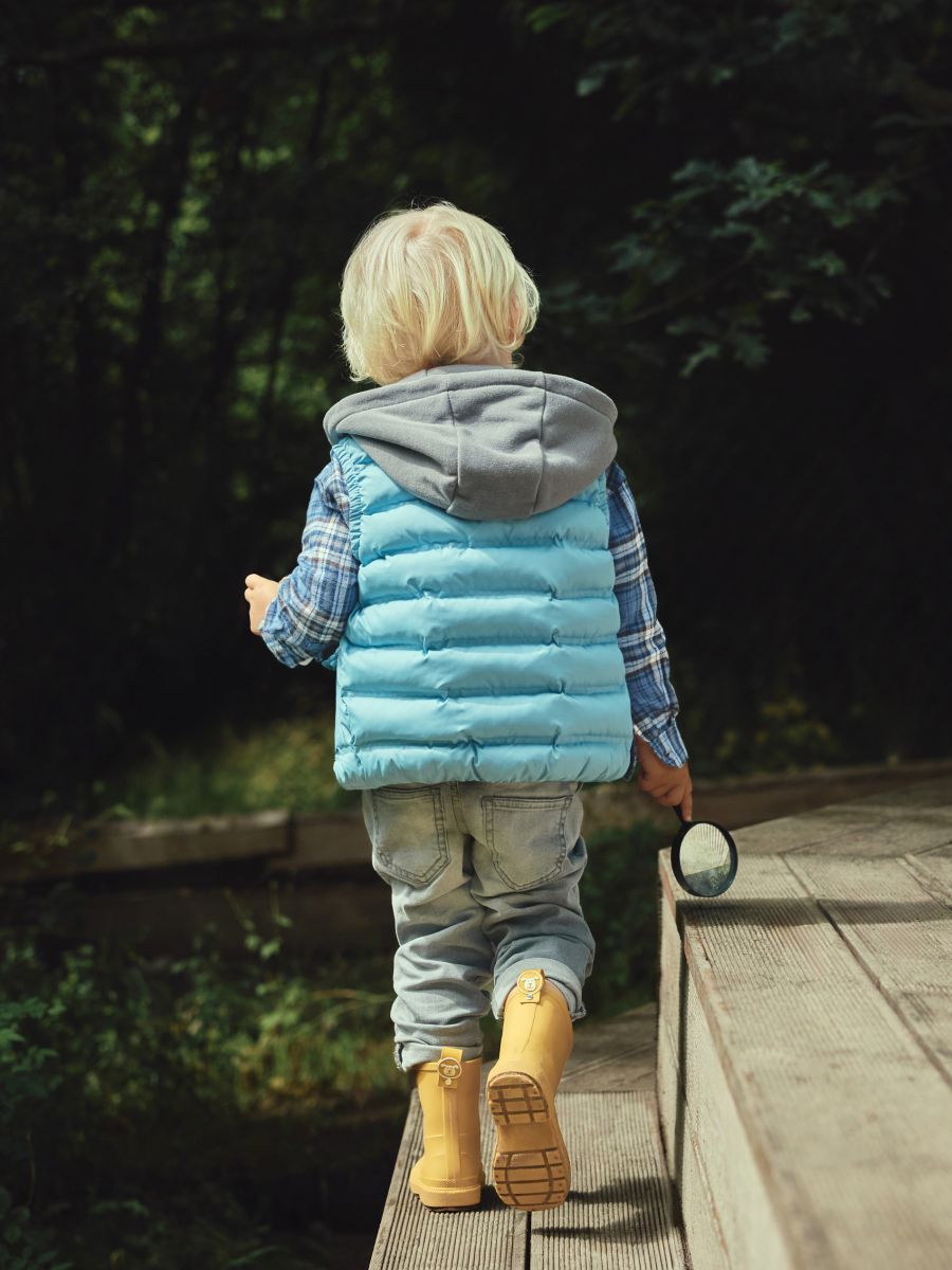 Steppweste mit Kapuze - hellblau - RESERVED