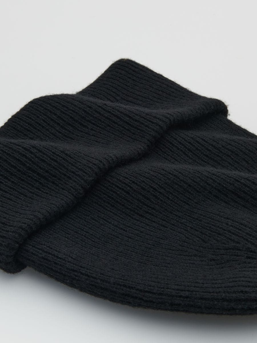 Beanie i uldblanding - sort - RESERVED - 2