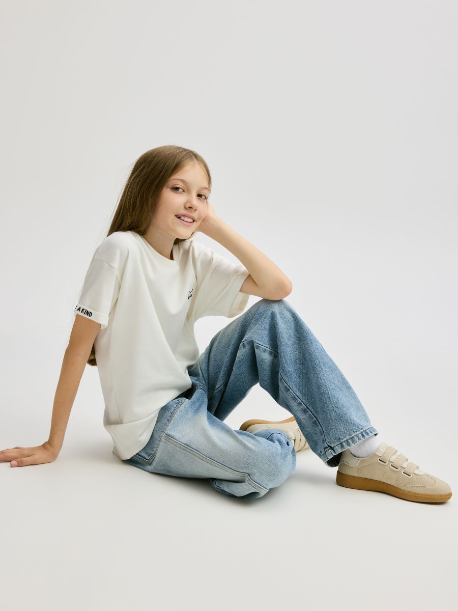 Jeans im Skater-Fit - Hell blau - RESERVED