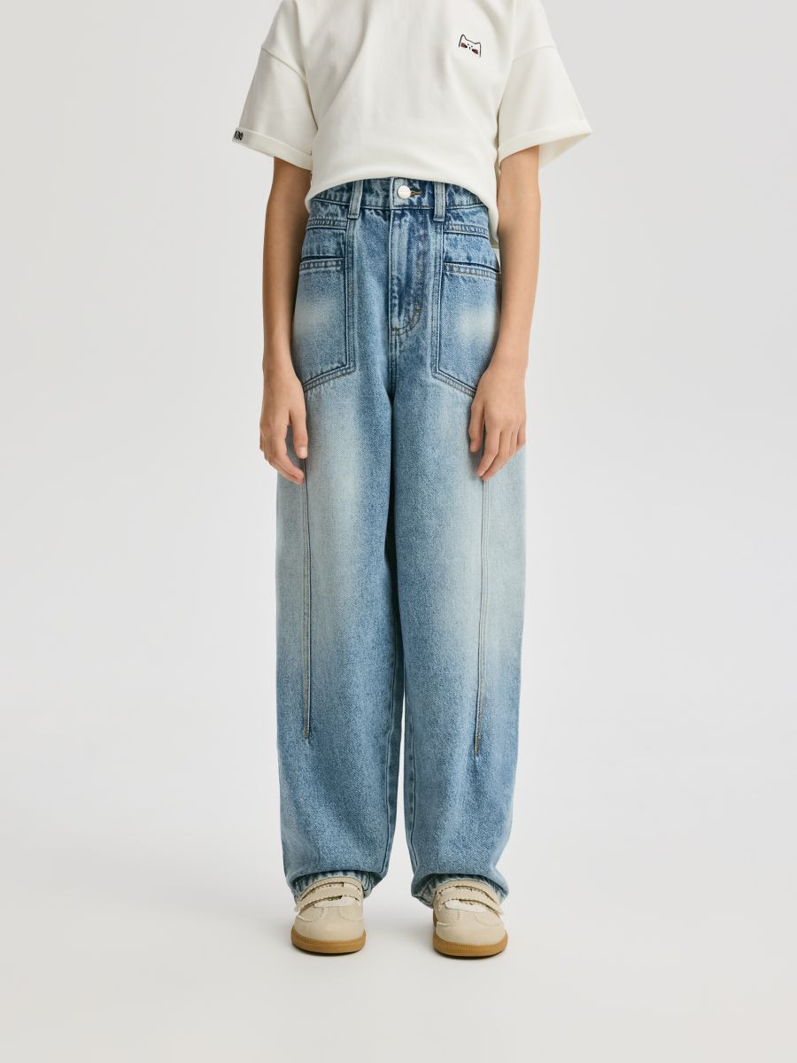 Jeans im Skater-Fit - Hell blau - RESERVED