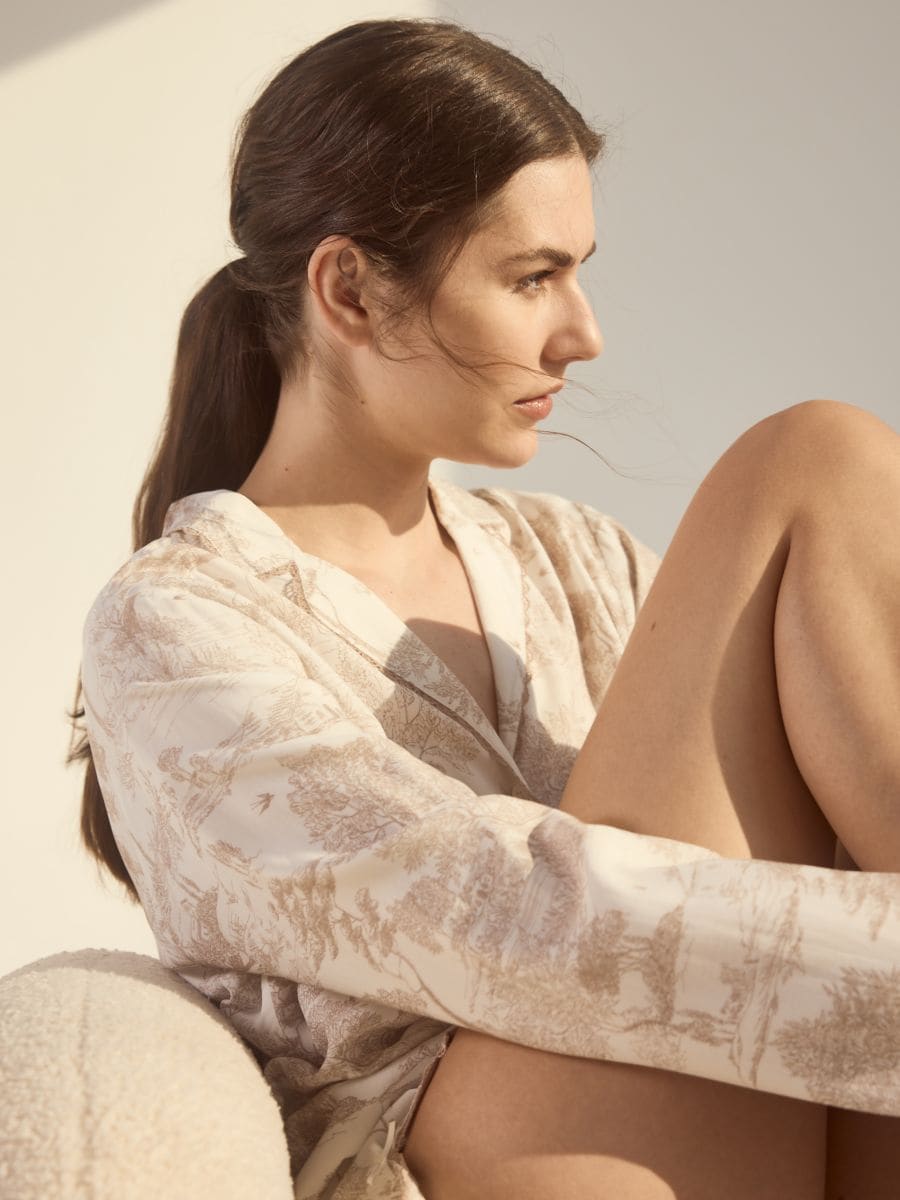 Zweiteiliges Pyjama-Set mit Muster - beige - RESERVED