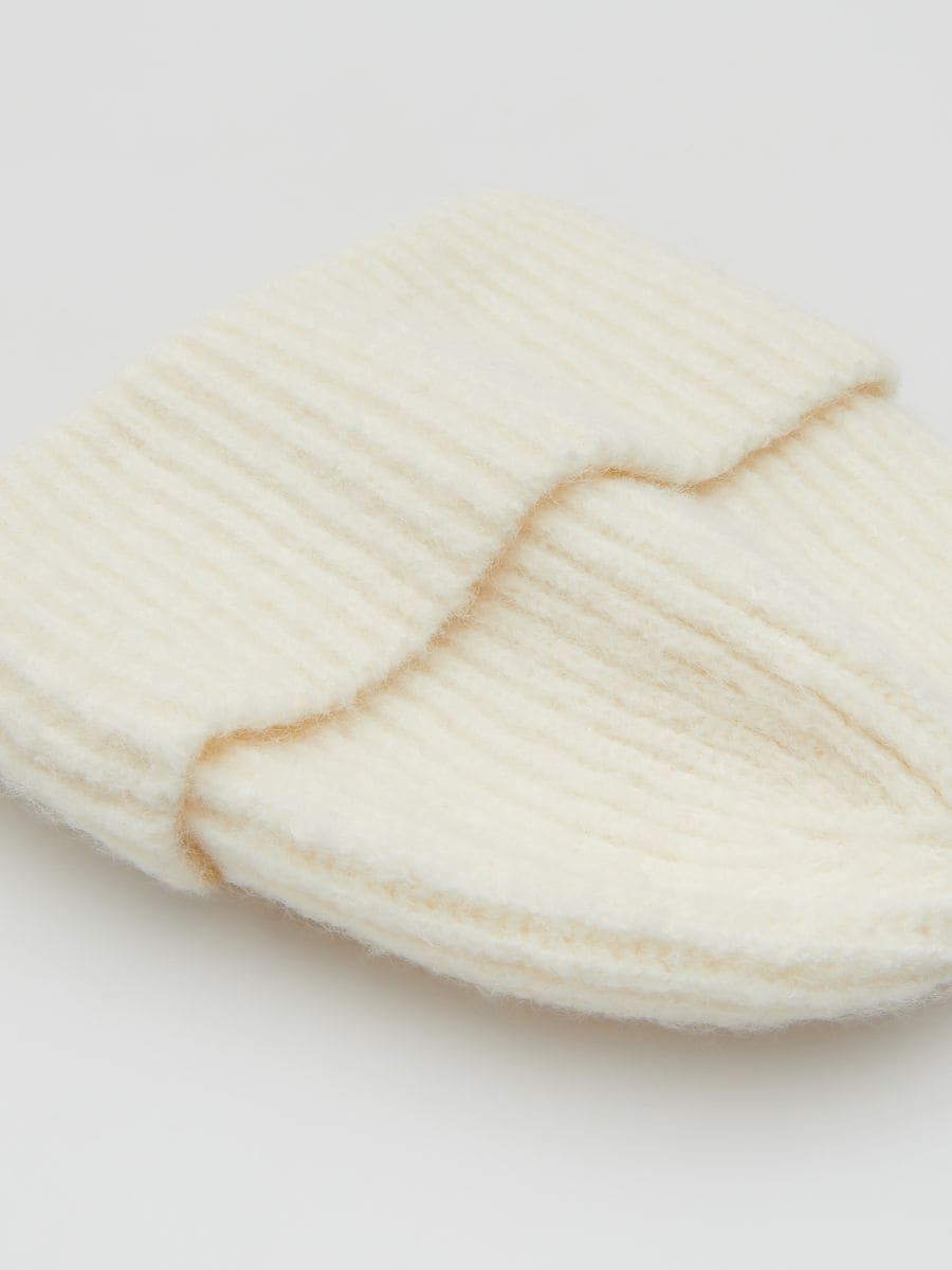 Nope patch beanie - creme - RESERVED - 2