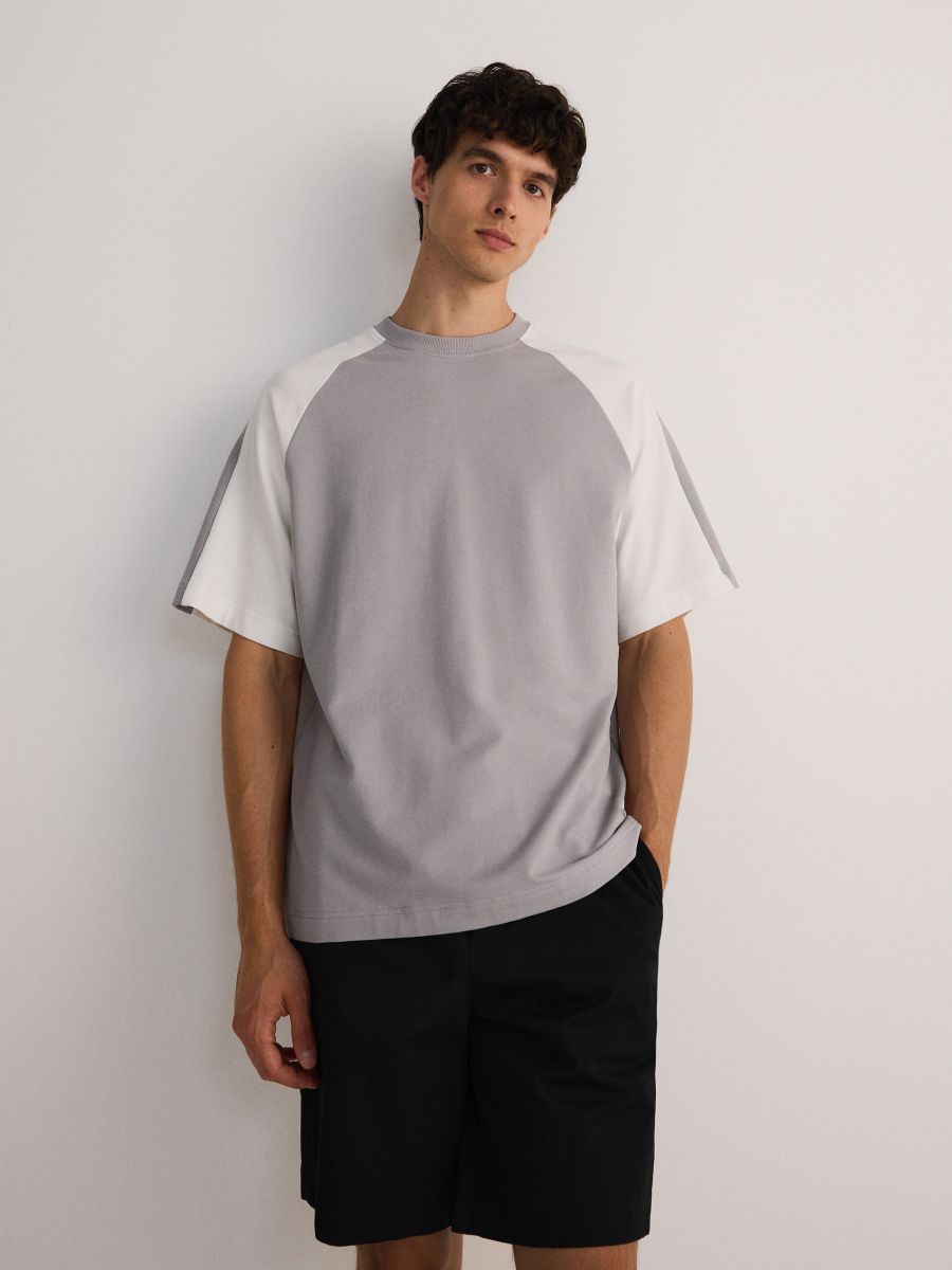 Oversized T-shirt with raglan sleeves - light grey - RESERVED