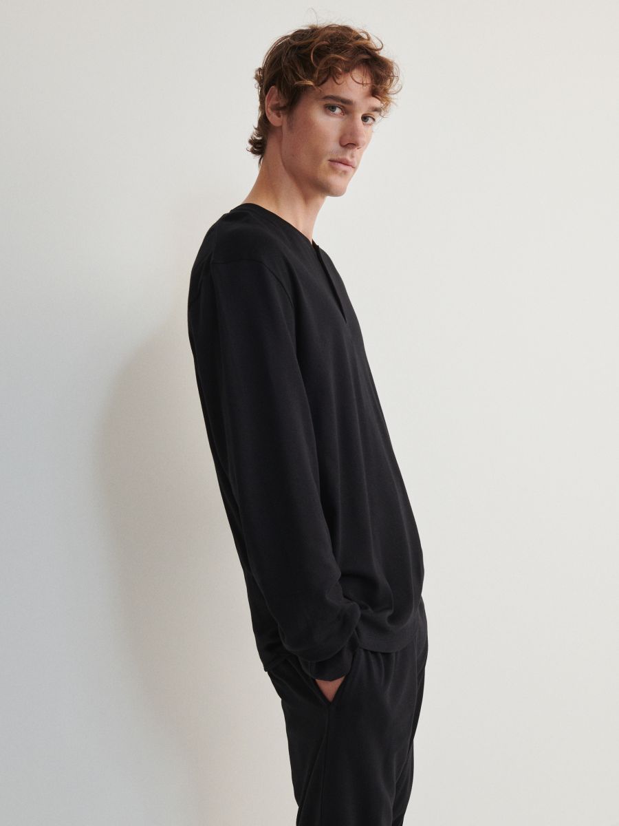 Pyjamassæt i to dele i viskoseblanding - sort - RESERVED - 4
