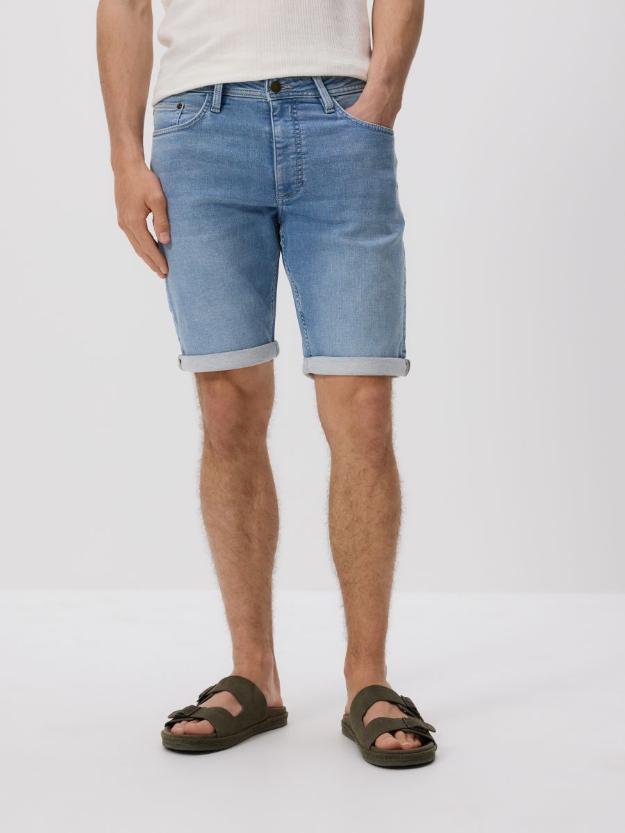 Šortai slim fit su klostėmis - mėlyna - RESERVED