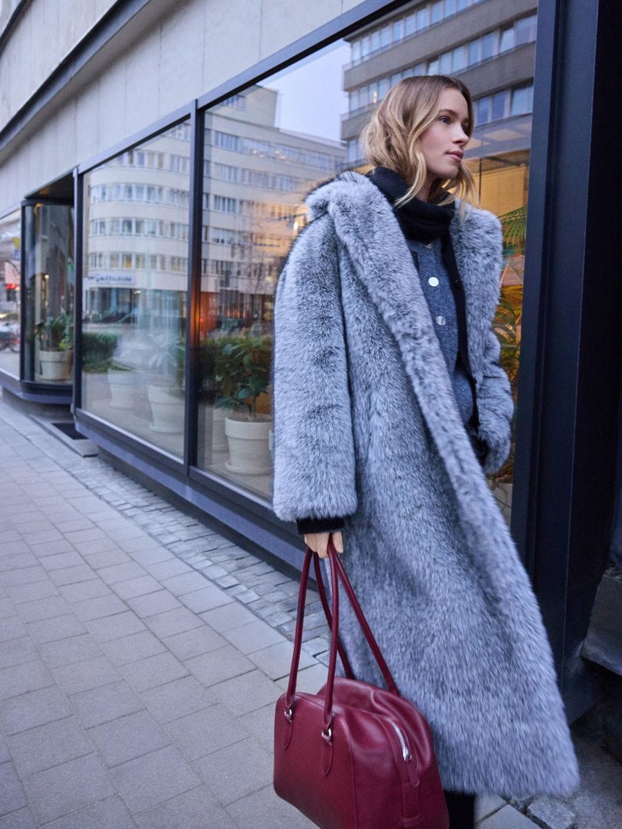 Shoulder bag - carmine - RESERVED