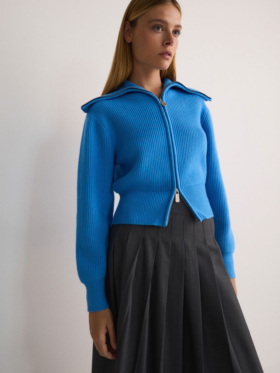 Pleated skirt reserved best sale