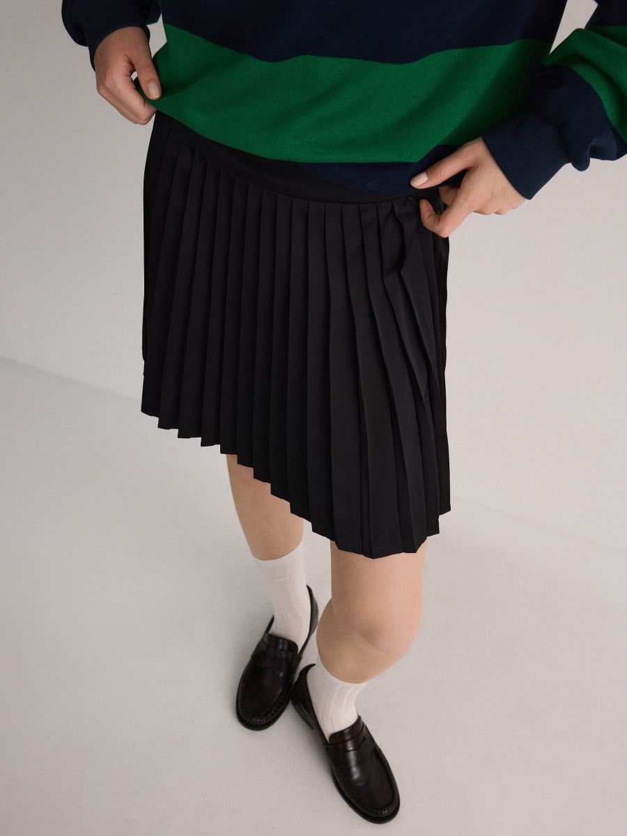 Pleated mini skirt - black - RESERVED - 4