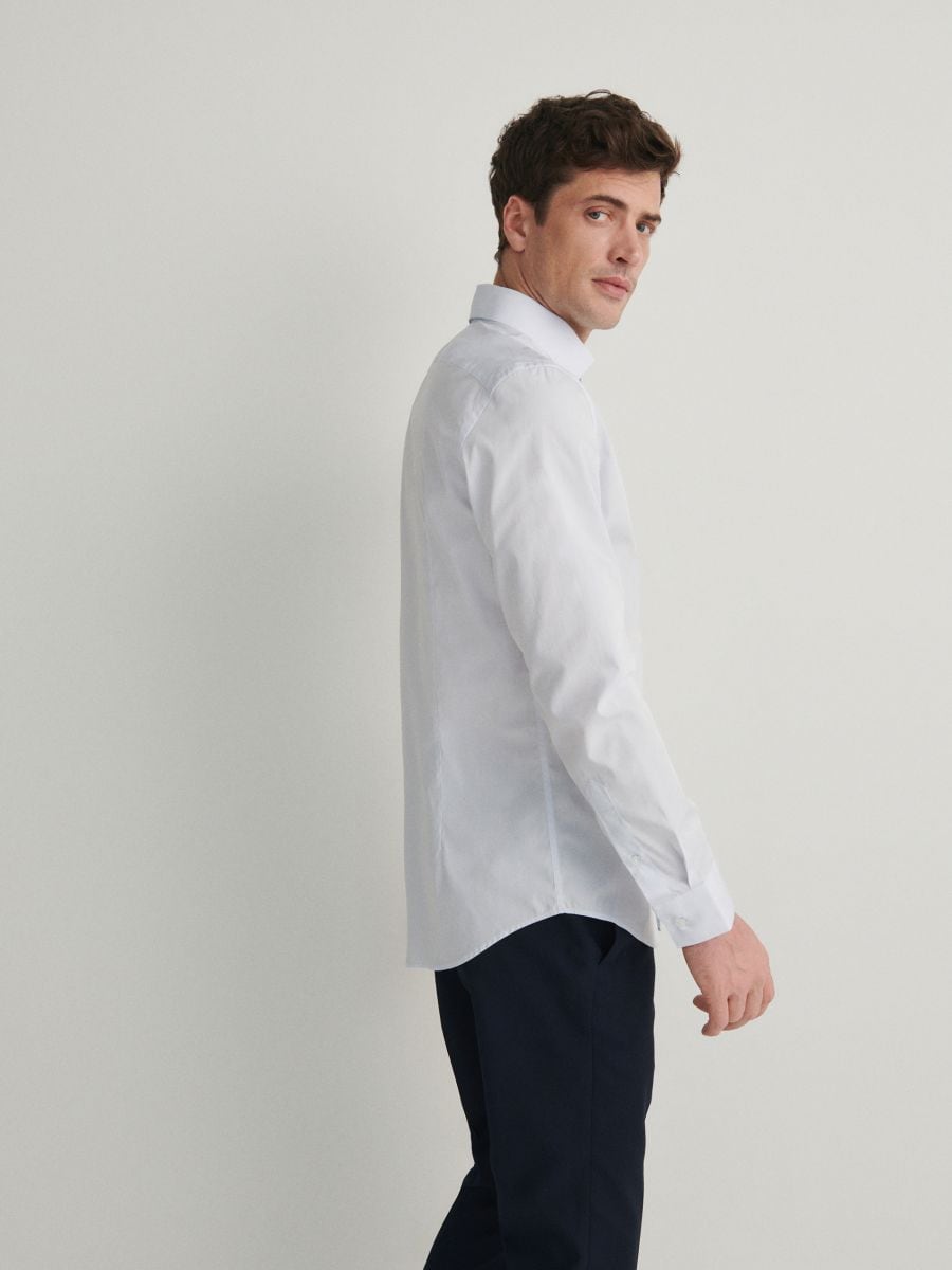 Chemise slim fit en coton egyptien Couleur bleu pale RESERVED 8835Z 05X