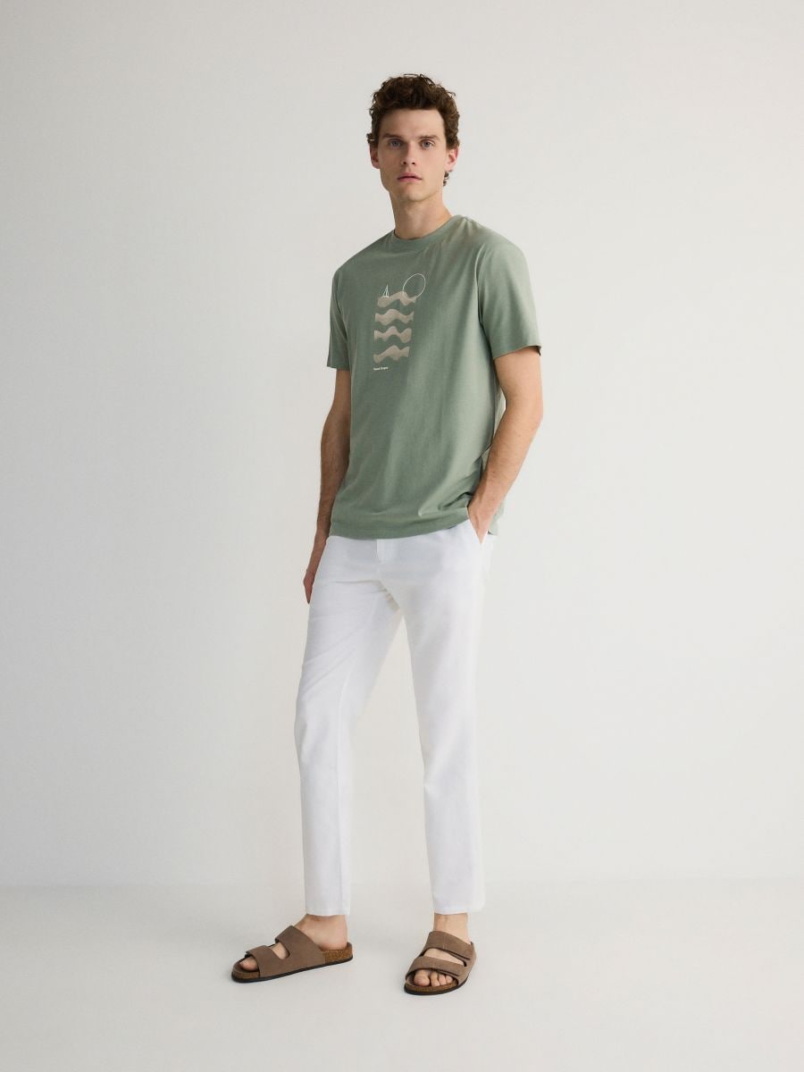 T-shirt regular fit con stampa - verde chiaro - RESERVED