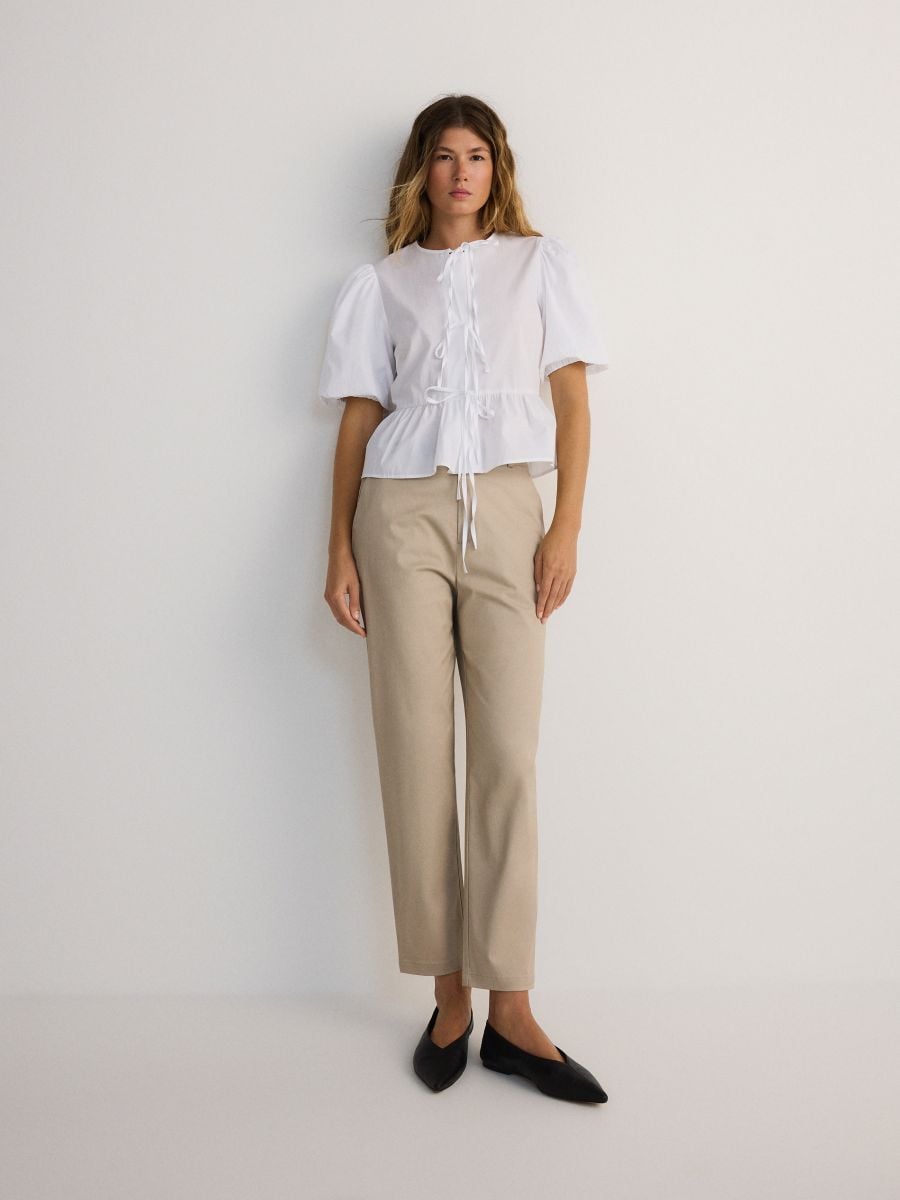 Chino trousers with belt - beige - RESERVED