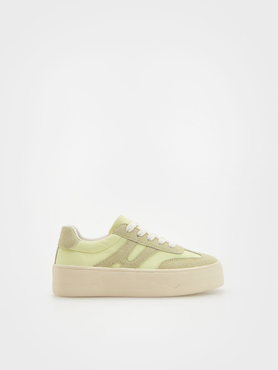 Sports shoes - light green - RESERVED