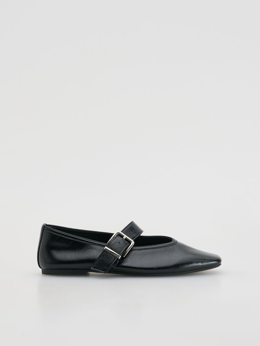 Leather ballerinas with strap - black - RESERVED