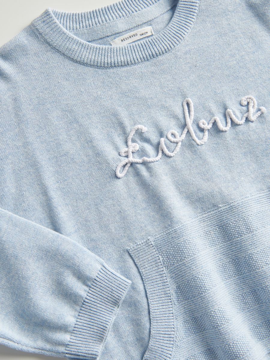 Oversize pulover z aplikacijo - bledo modra - RESERVED - 3