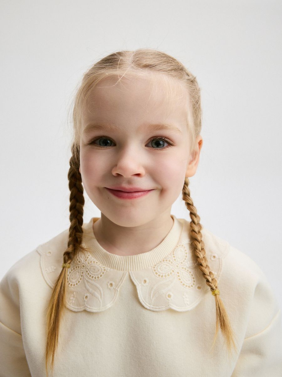 Sweatshirt with openwork collar - cream - RESERVED - 3