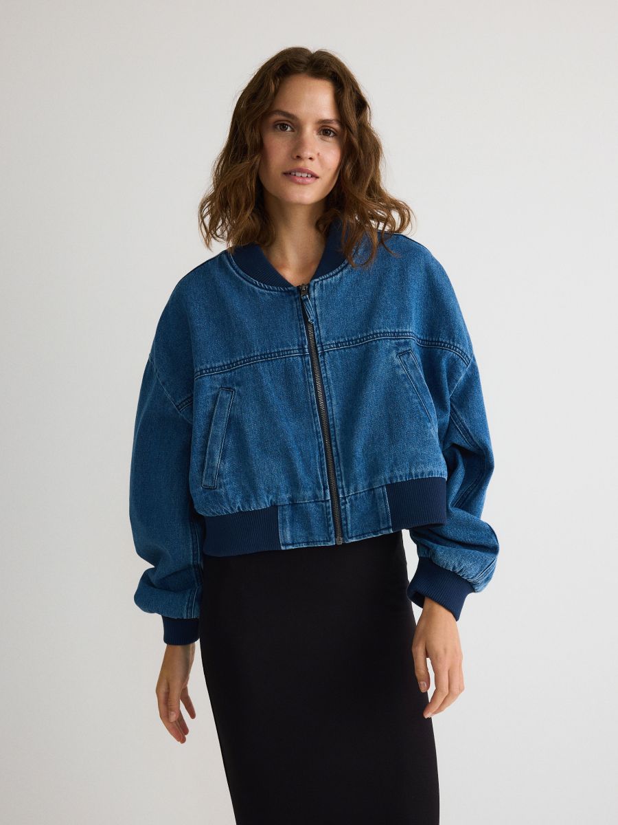 Oversize-Bomberjacke aus Denim - blau - RESERVED