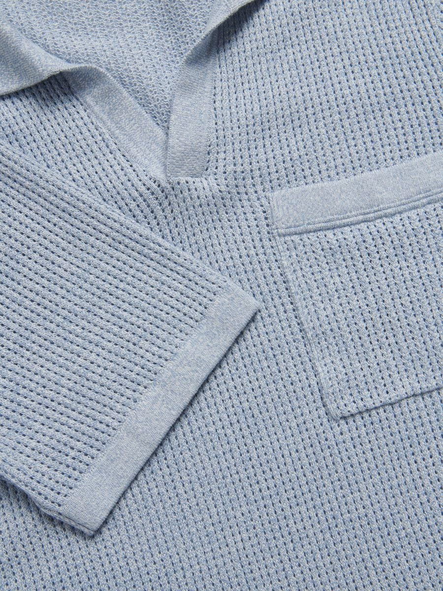 Pullover im Polostil mit Lochmuster - blassblau - RESERVED - 2