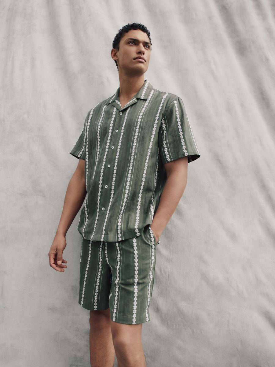 Regular structural shorts - dark green - RESERVED