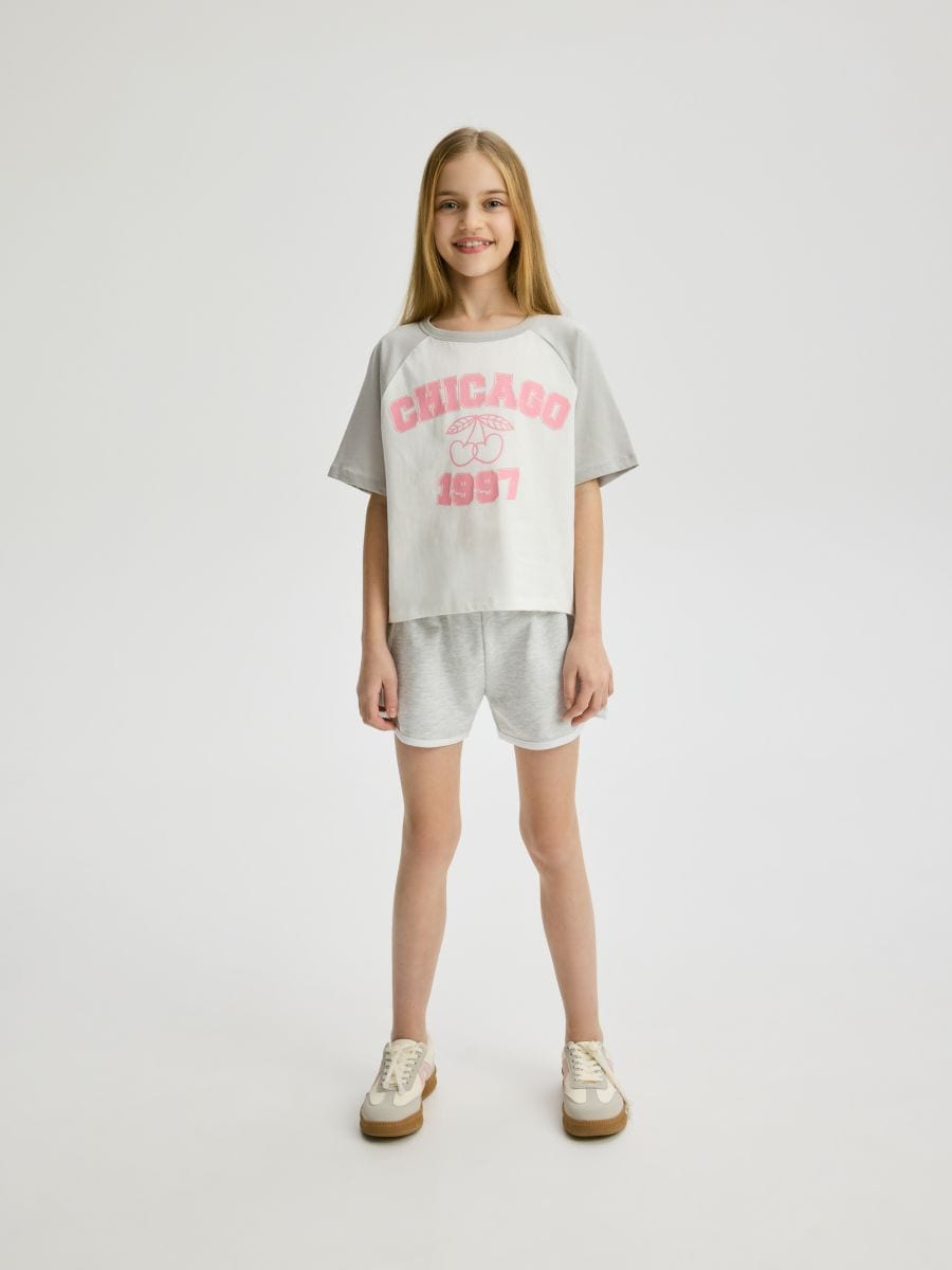Short T-shirt with print - light grey - RESERVED - 2