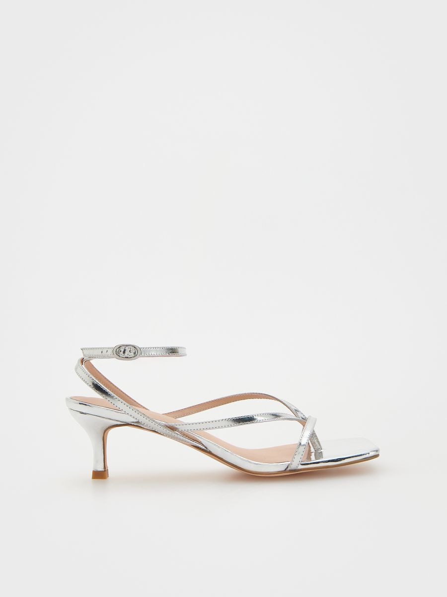 Kožené sandály s metalickým efektem - stříbrná - RESERVED