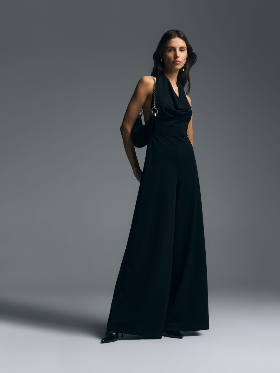 Kombinezons ar paplašinātām starām - melns - RESERVED