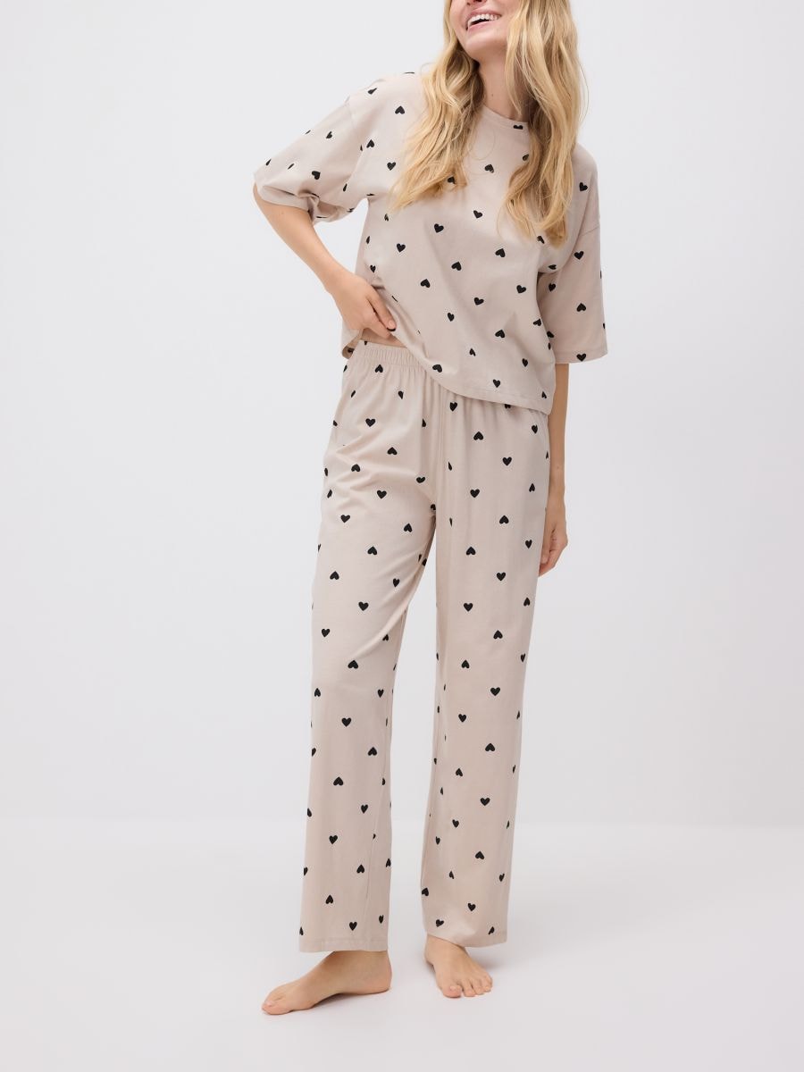 Zweiteiliges Pyjama-Set mit Herzen - beige - RESERVED