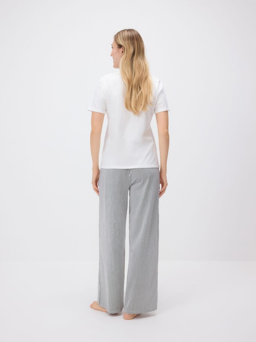 Conjunto de pijama de duas peças com bordado - CREME - RESERVED - 4