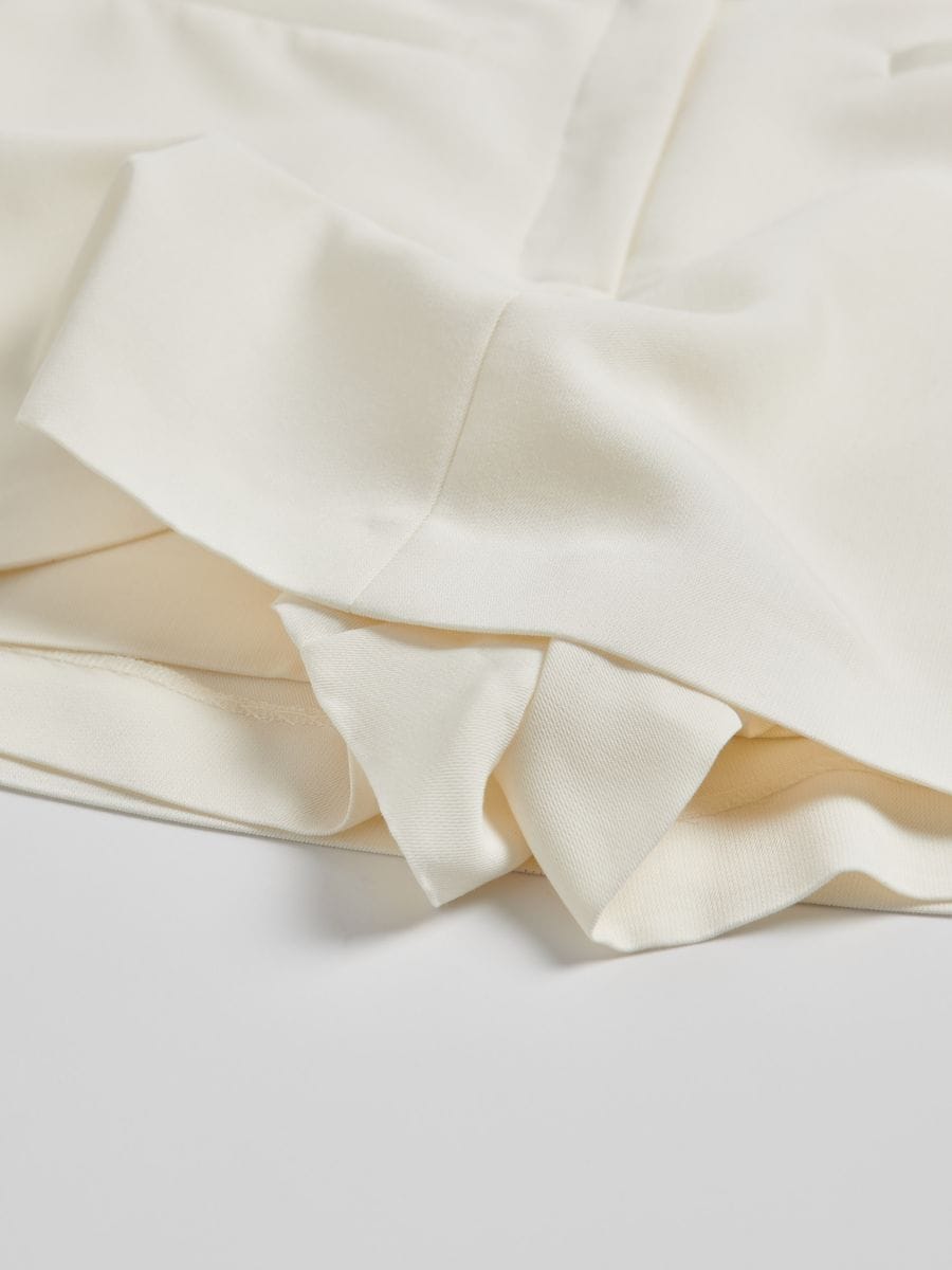 Skort in viscose blend - cream - RESERVED - 5