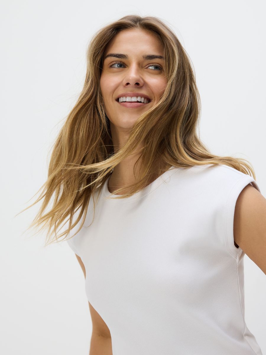Cotton top - white - RESERVED