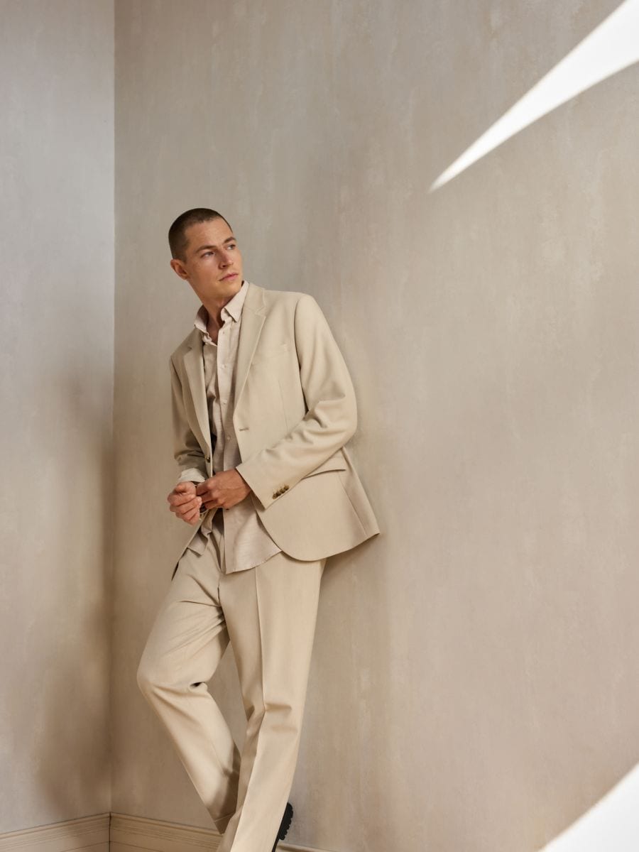 Suit trousers with viscose blend - beige - RESERVED - 8