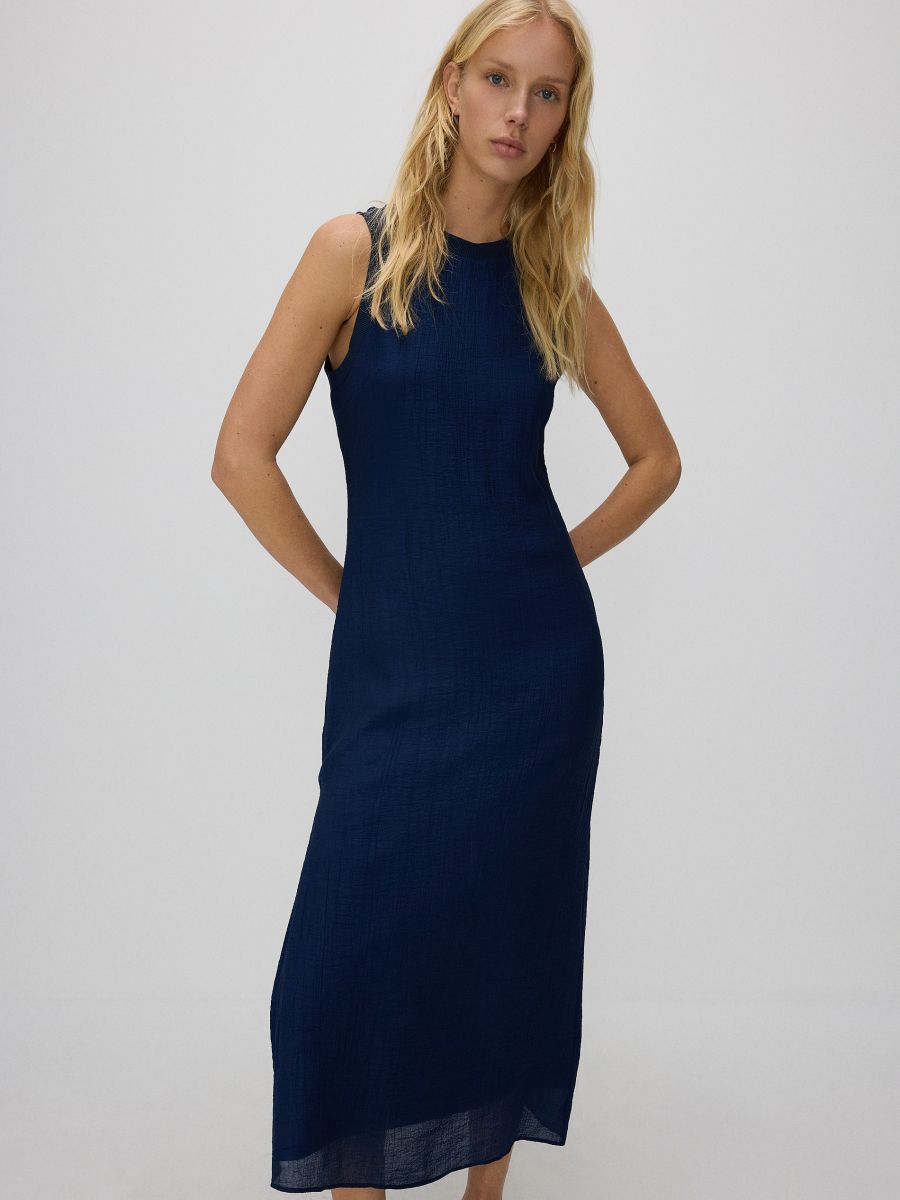 Kleid mit hohem Viskoseanteil - marineblau  - RESERVED